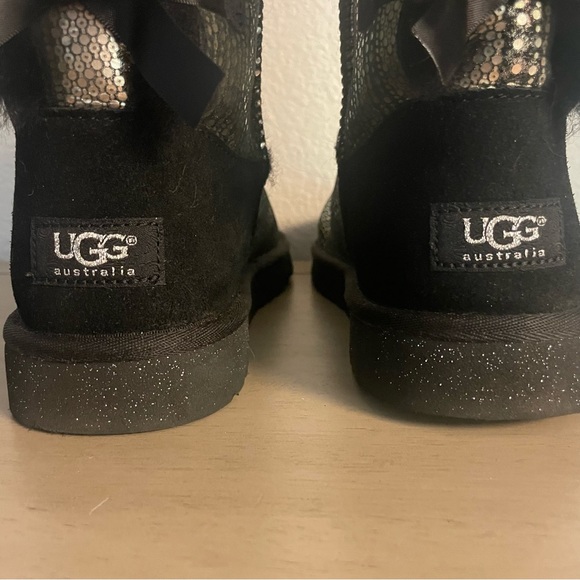 New Ugg Bailey Bow Holiday Boots - Picture 5 of 11